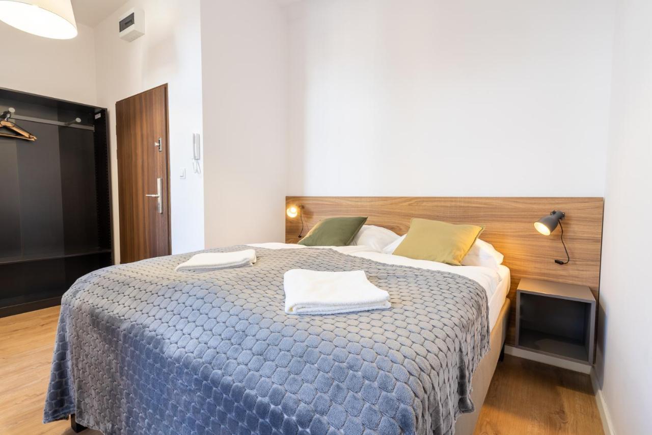 Elegant Very Berry Studios In Poznan Center By Noclegi Renters Buitenkant foto