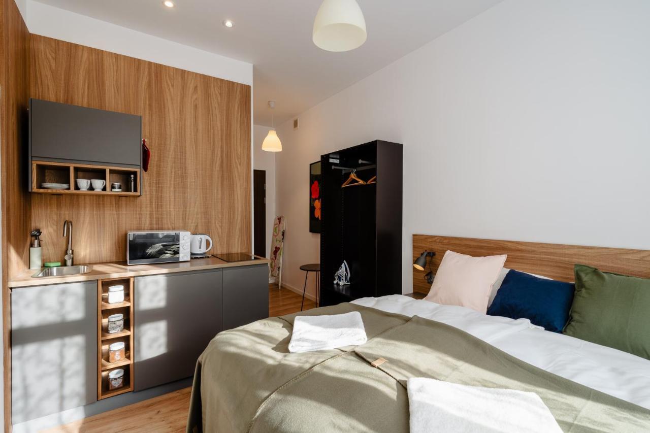 Elegant Very Berry Studios In Poznan Center By Noclegi Renters Buitenkant foto